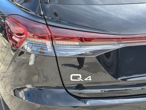 Certified 2024 Audi Q4 e-tron Premium w/ Convenience Package AWD/4WD image 26