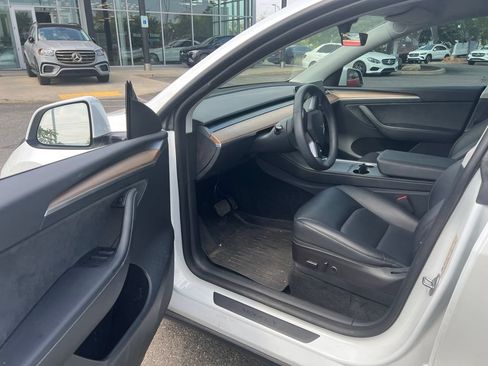 Used 2022 Tesla Model Y Long Range AWD/4WD image 20