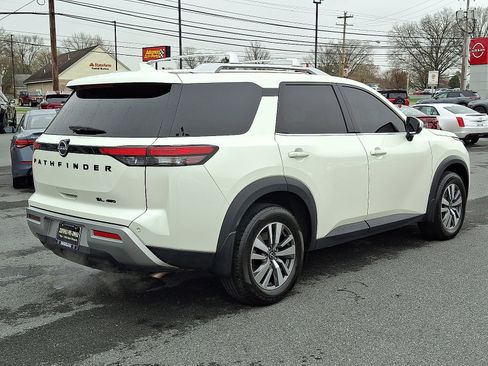 Certified 2023 Nissan Pathfinder SL w/ Black Appearance Package AWD/4WD image 7
