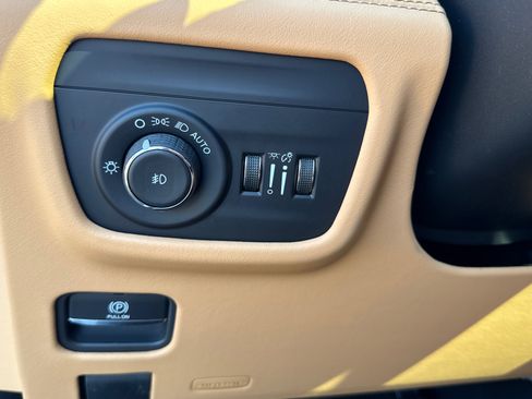 New 2026 Jeep Grand Cherokee Summit AWD/4WD image 17