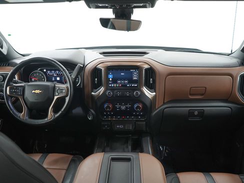 Used 2019 Chevrolet Silverado 1500 High Country w/ Technology Package AWD/4WD image 13