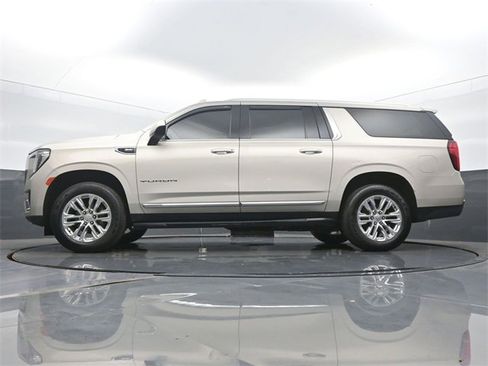 Used 2023 GMC Yukon XL SLT image 49