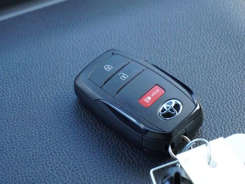 New 2026 Toyota 4Runner SR5 image 18