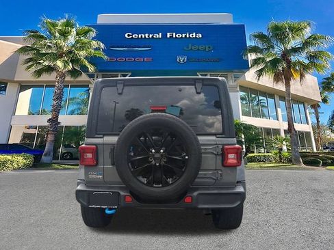 Used 2022 Jeep Wrangler Unlimited Sahara AWD/4WD image 6