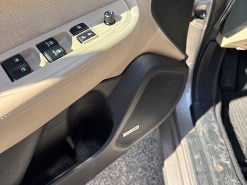 Used 2016 Subaru Legacy 3.6R Limited image 17