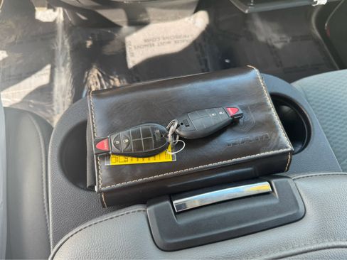 Used 2017 RAM 1500 Express image 27