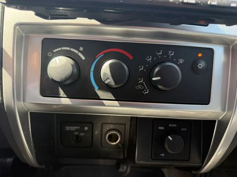 Used 2006 Dodge Dakota Laramie image 27