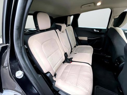 Used 2020 Ford Escape SE image 18