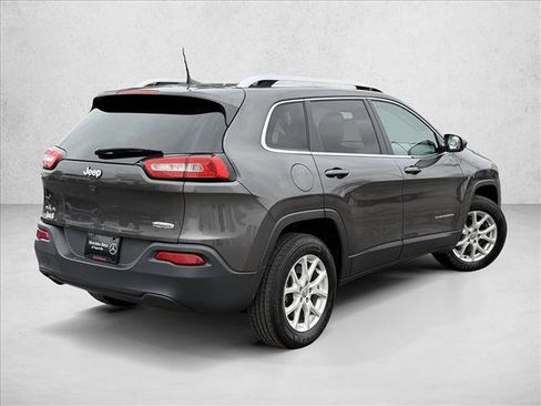 Used 2017 Jeep Cherokee Latitude w/ Cold Weather Group image 5
