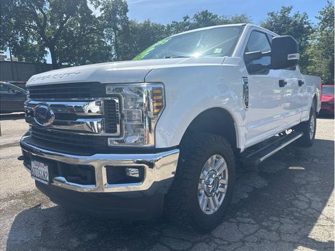 Used 2018 Ford F250 XLT w/ XLT Value Package AWD/4WD image 3
