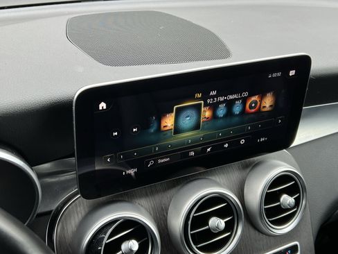 Used 2021 Mercedes-Benz GLC 300 4MATIC image 15