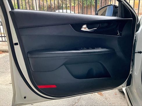 Used 2020 Kia Forte GT-Line image 21