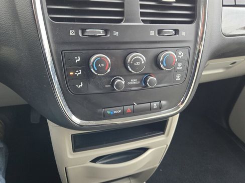 Used 2015 Dodge Grand Caravan SE w/ Quick Order Package 29E SE image 17