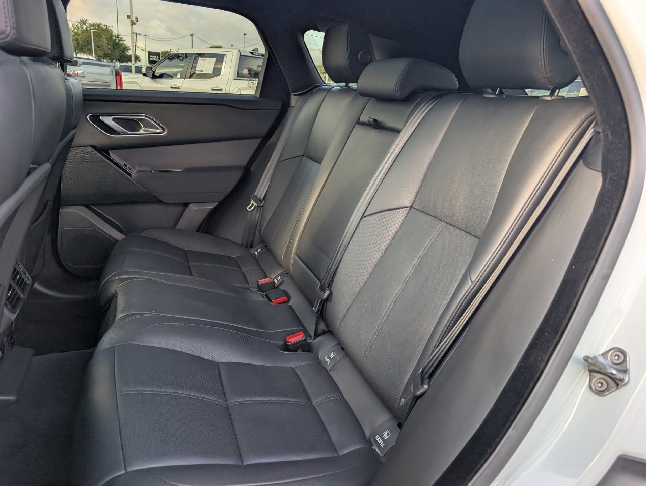 Used 2025 Land Rover Range Rover Velar Dynamic SE AWD/4WD image 26