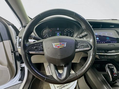 Used 2020 Cadillac XT4 Luxury w/ Cold Weather Package AWD/4WD image 11
