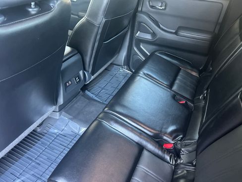 Used 2024 Nissan Frontier SL w/ Technology Package AWD/4WD image 4
