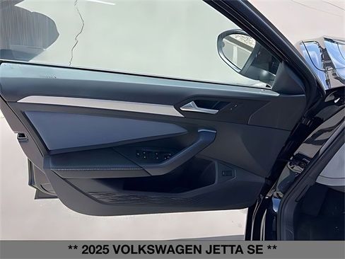 Used 2025 Volkswagen Jetta SE w/ Sunroof Package image 11