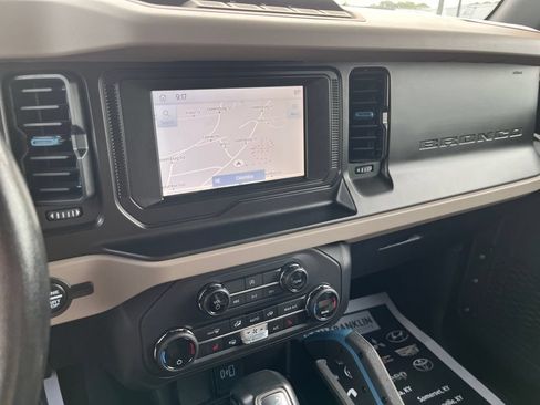 Used 2023 Ford Bronco Wildtrak AWD/4WD image 17
