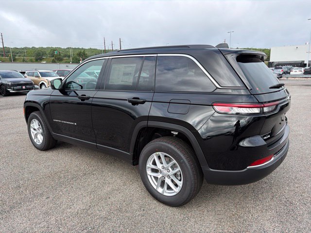 New 2026 Jeep Grand Cherokee Laredo AWD/4WD image 5