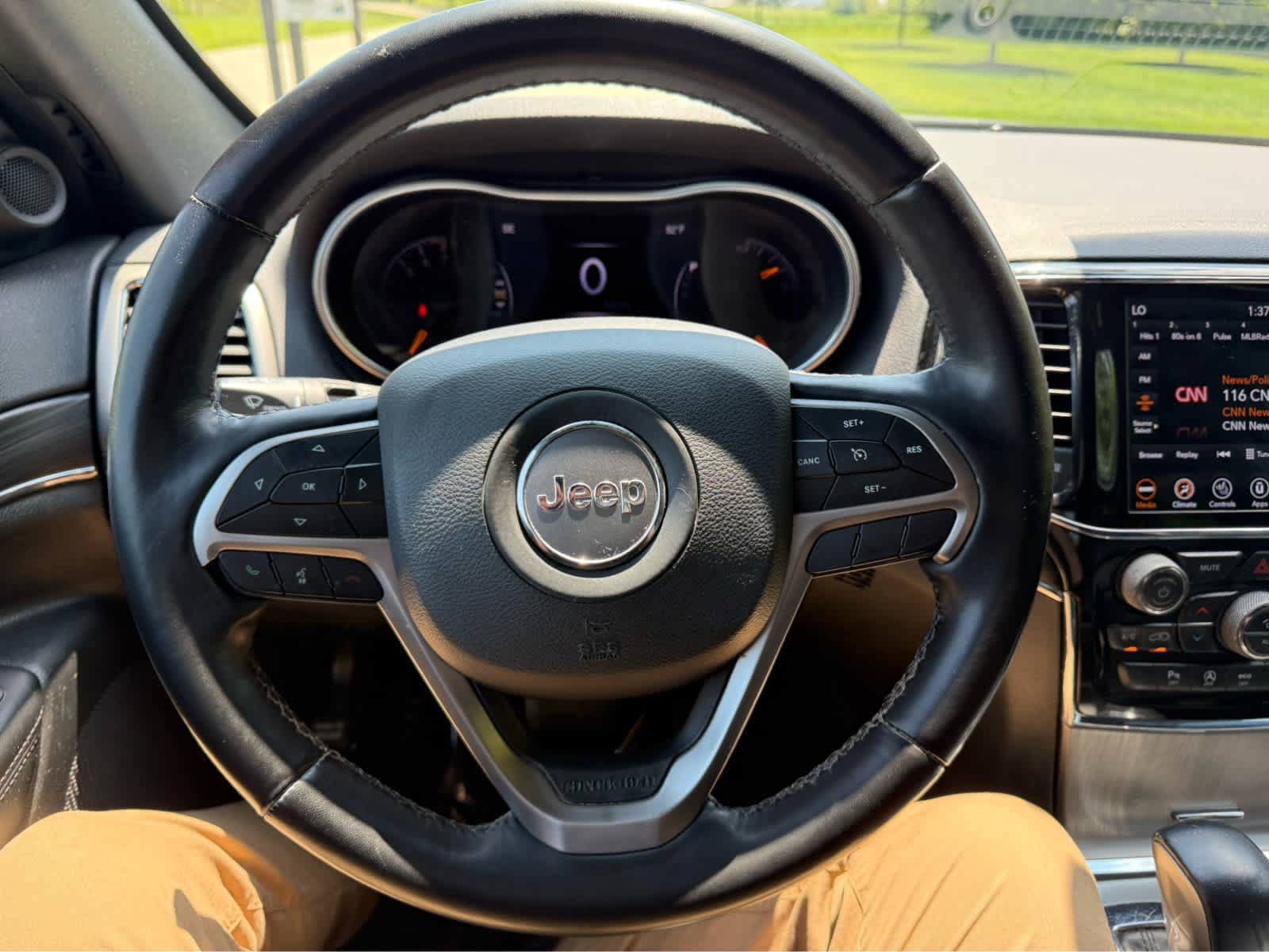Used 2022 Jeep Grand Cherokee Limited AWD/4WD image 19