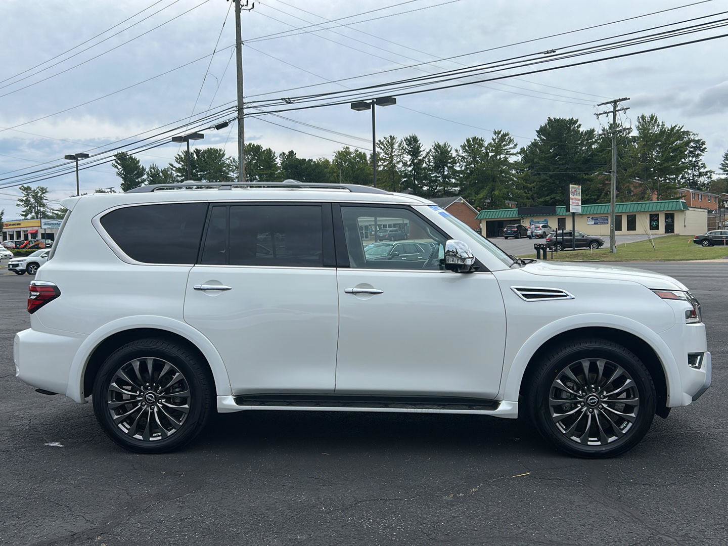 Used 2024 Nissan Armada Platinum w/ Captain's Chairs Package AWD/4WD image 12