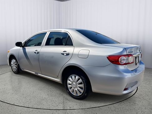 Used 2012 Toyota Corolla L FWD image 10