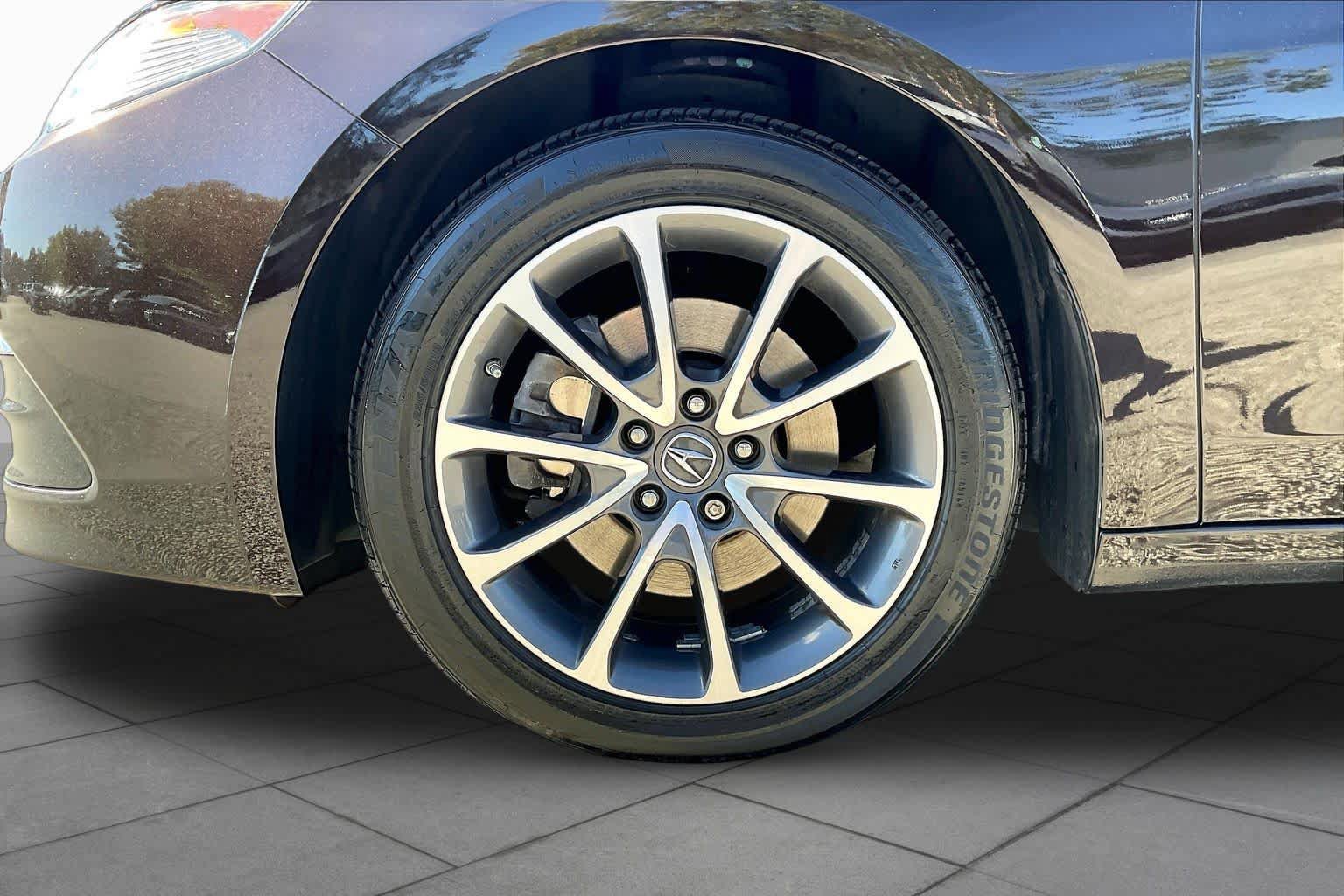 Used 2017 Acura TLX w/ Technology Package FWD image 11
