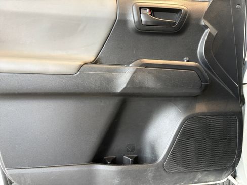 Used 2021 Toyota Tacoma SR RWD image 13