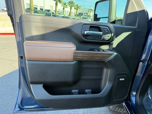 Used 2022 Chevrolet Silverado 2500 High Country w/ Z71 Off-Road Package image 24