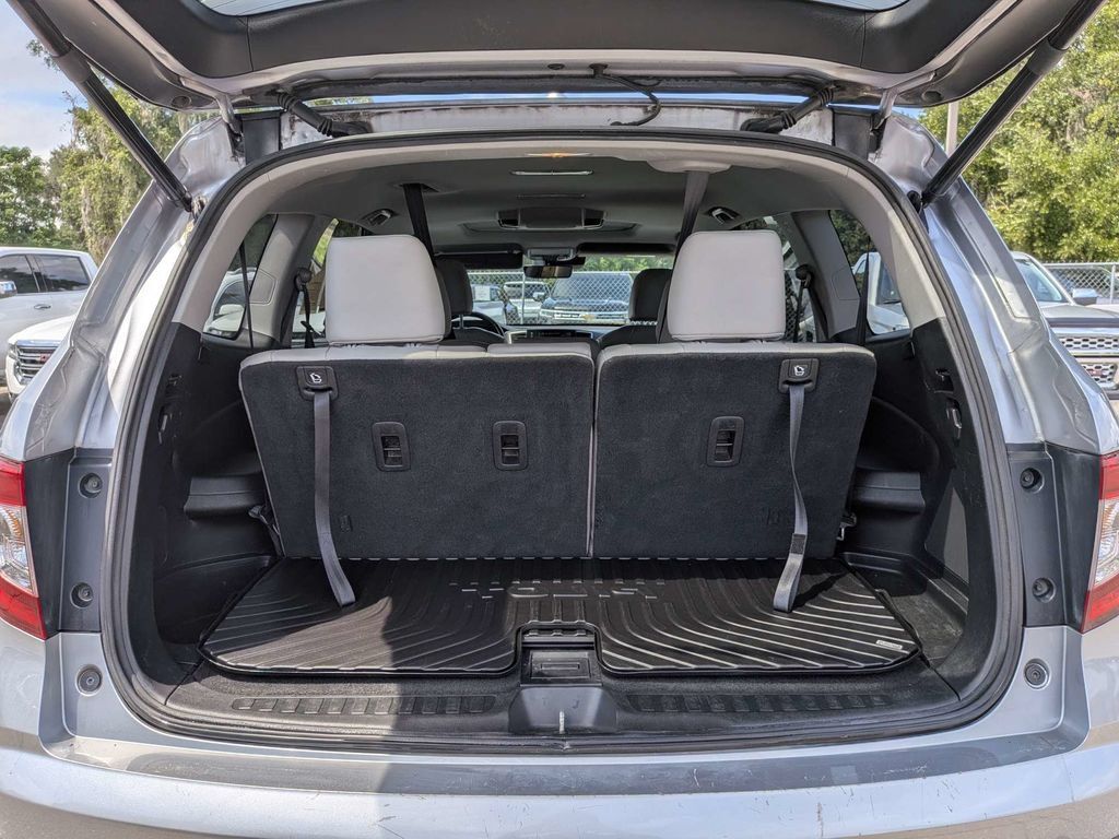 Used 2019 Honda Pilot Touring image 12
