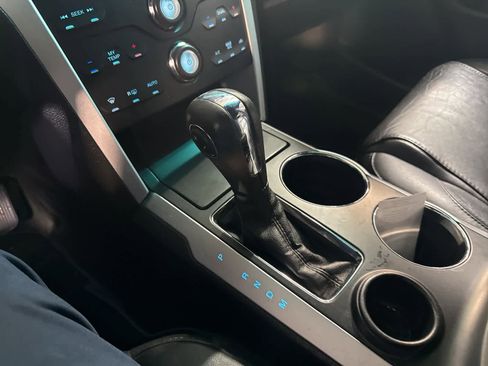 Used 2013 Ford Explorer XLT image 27