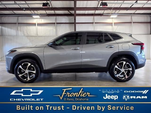 Used 2025 Chevrolet Trax RS w/ Driver Confidence Package FWD image 1