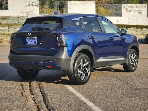 Certified 2025 Nissan Kicks SV image 3