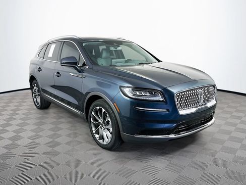 Used 2023 Lincoln Nautilus Reserve AWD/4WD image 2