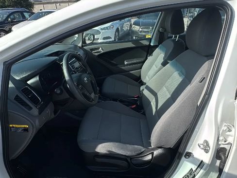 Used 2018 Kia Forte LX FWD image 8