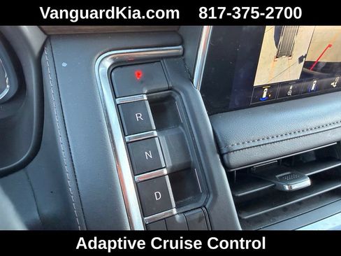 Used 2024 Chevrolet Suburban High Country AWD/4WD image 25