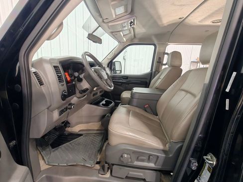 Used 2019 Nissan NV 3500 SL RWD image 24