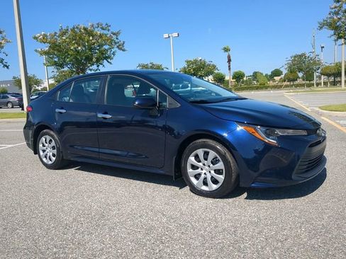 Certified 2025 Toyota Corolla LE FWD image 1