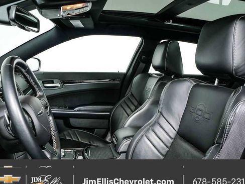 Used 2023 Chrysler 300 C image 6