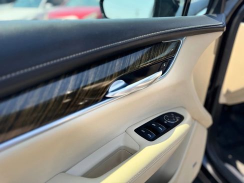 Used 2017 Cadillac XT5 FWD image 25