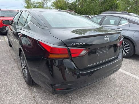 Used 2024 Nissan Altima 2.5 SV FWD image 5