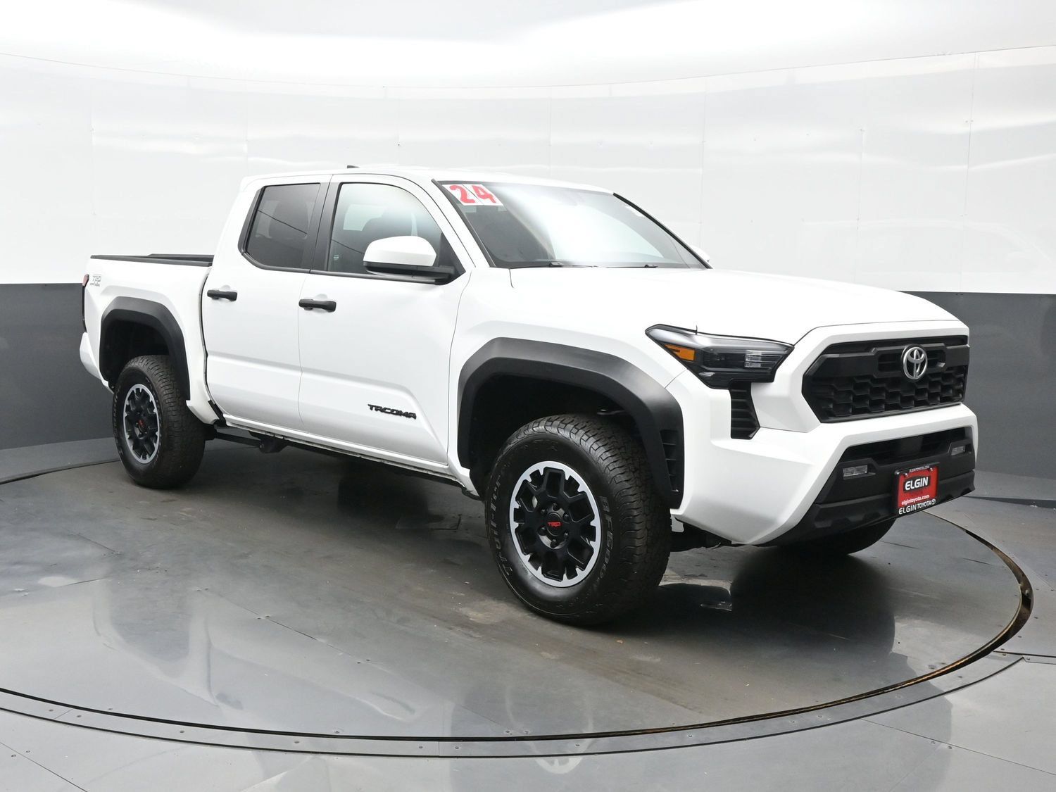 Used 2024 Toyota Tacoma TRD Off-Road AWD/4WD image 8