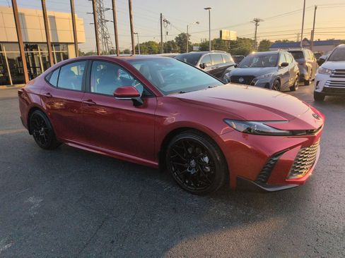 Used 2026 Toyota Camry SE w/ Convenience Package FWD image 7