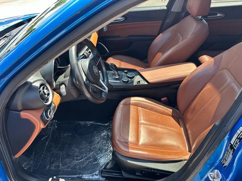 Used 2019 Alfa Romeo Giulia AWD w/ Quick Order Package 22J Sport image 10