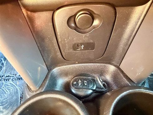 Used 2021 MINI Cooper 4-Door Hardtop FWD image 24