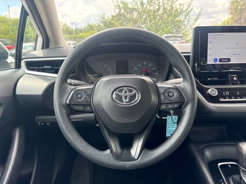 Used 2025 Toyota Corolla LE FWD image 21