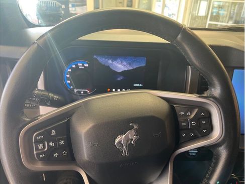Used 2022 Ford Bronco Outer Banks image 11