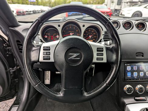 Used 2006 Nissan 350Z Touring image 14