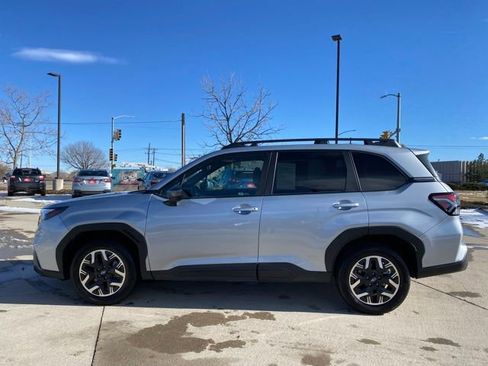 Used 2025 Subaru Forester Premium w/ Convenience Package #1 AWD/4WD image 2