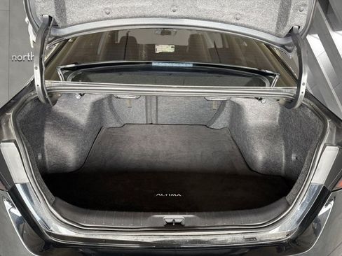 Used 2024 Nissan Altima 2.5 SR w/ SR Premium Package FWD image 23
